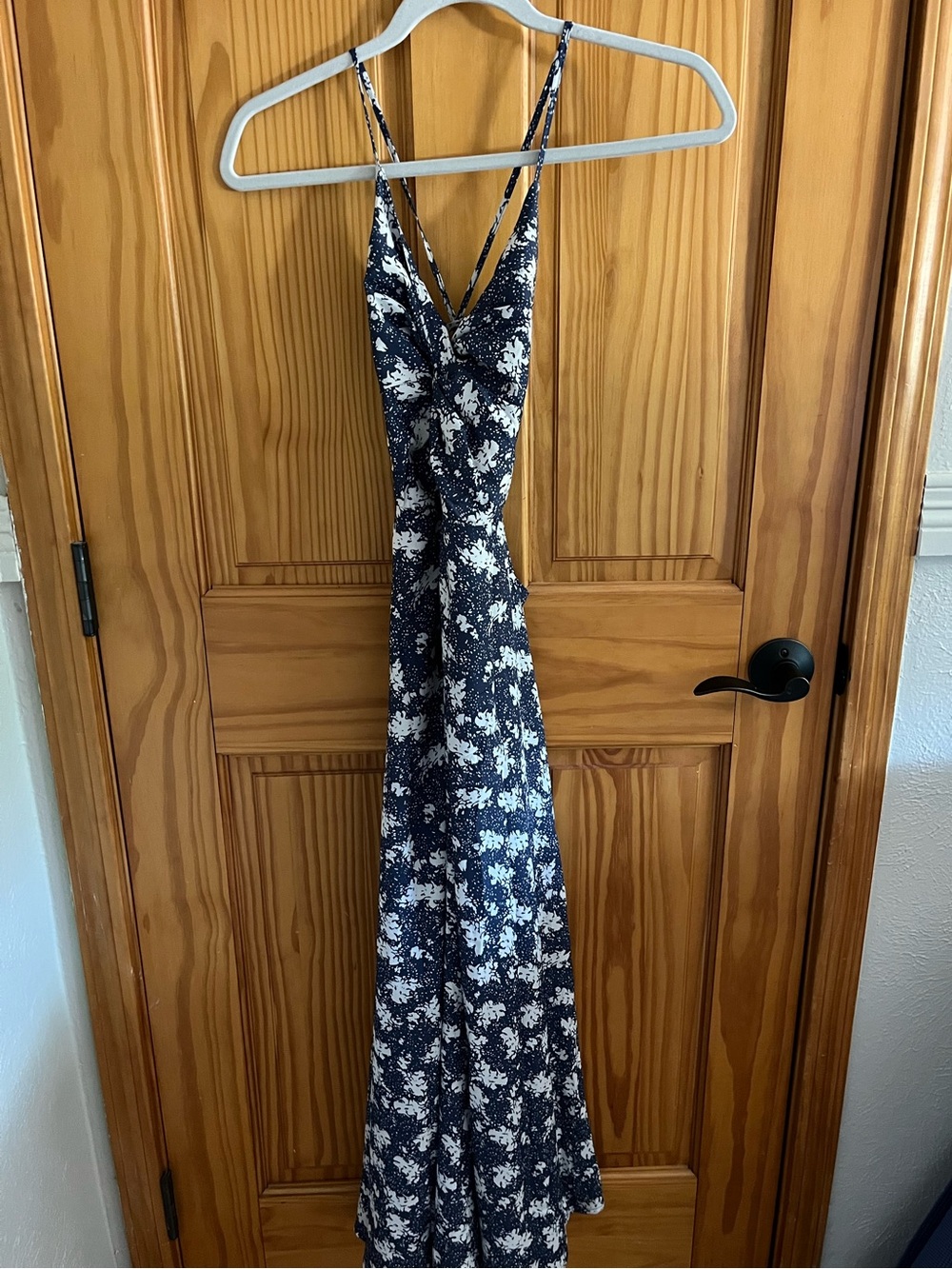 Lulu’s: Picturesque Moments Blue Floral Strappy Maxi Dress - NWT - Picture 4 of 6